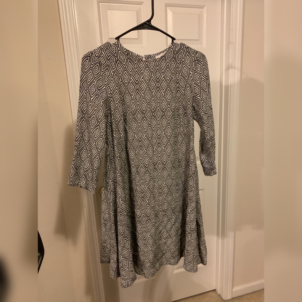 Patterned black and white dress